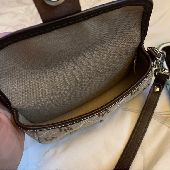 DOONEY & BOURKE Signature Print Brown/ Beige Canvas Wristlet - Picture 9 of 9
